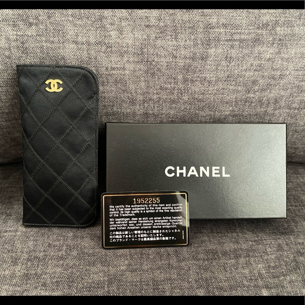 CHANEL Vintage CC Logo Glasses Case Black/Goldtone Satin Quilting